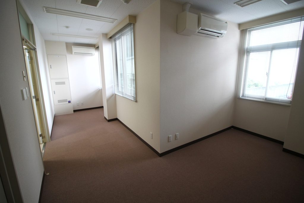 上通町 蚕糸会館テナント